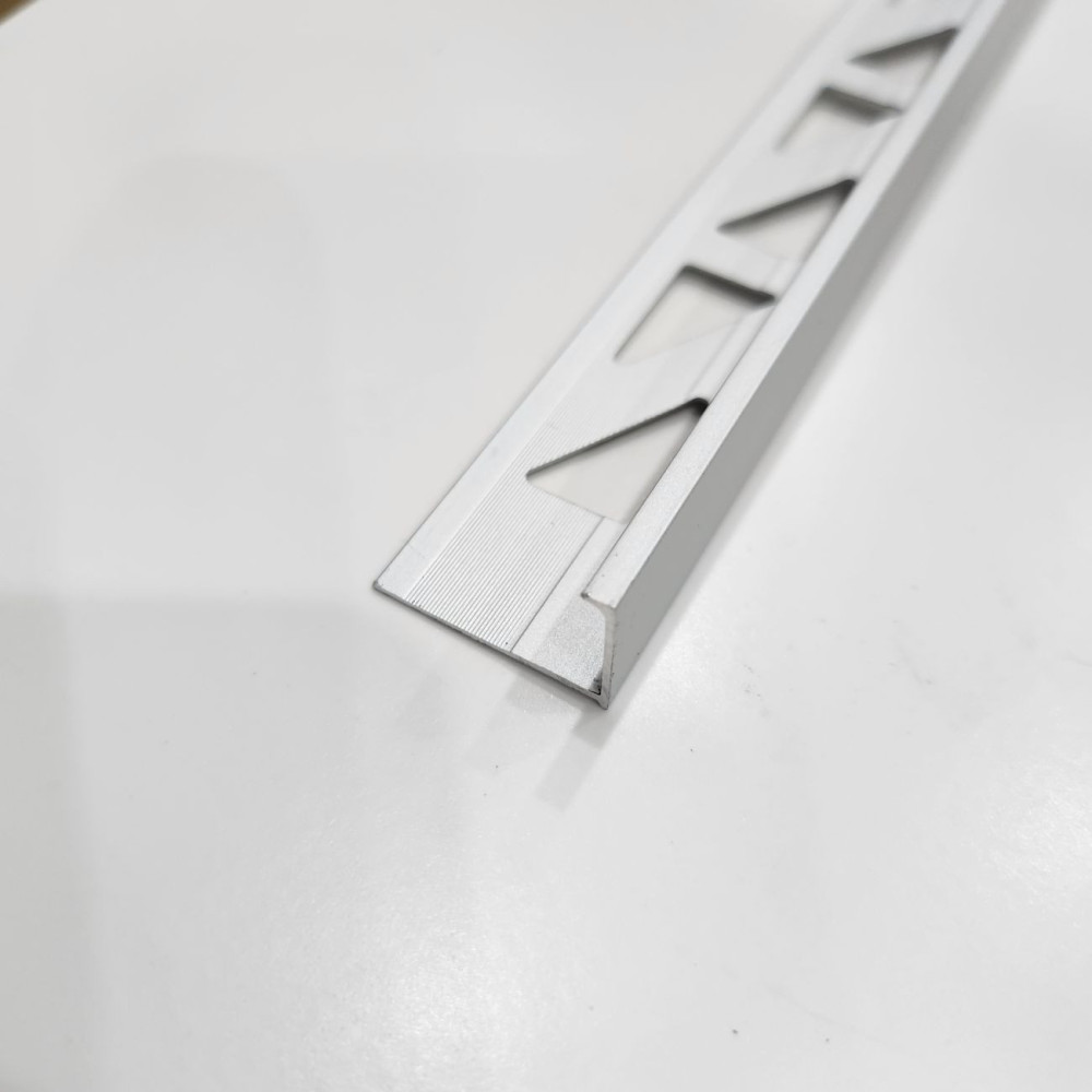 Profilé de finition chant plat - aluminium anodisé mat - L. 250 cm