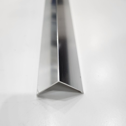 Cornière d'angle 90° - aluminium anodisé chromé - L. 250 cm